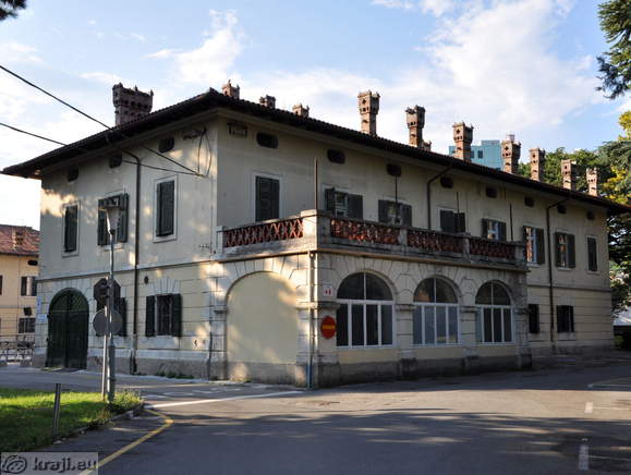 Coroninijev dvorec z vzhodne strani