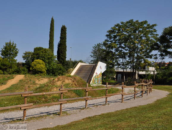 Cycling poligon with the start ramp