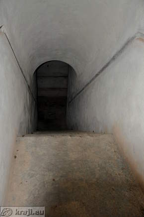 Passage to the lower floor