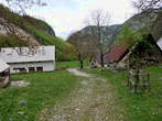 Planina Polog - Pot po dolini Tolminke pri planini Polog 