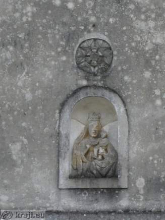 Cerkev sv. Mavra - podoba nad portalom