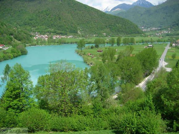 Pogled na jezero z okolice cerkve sv. Mavra