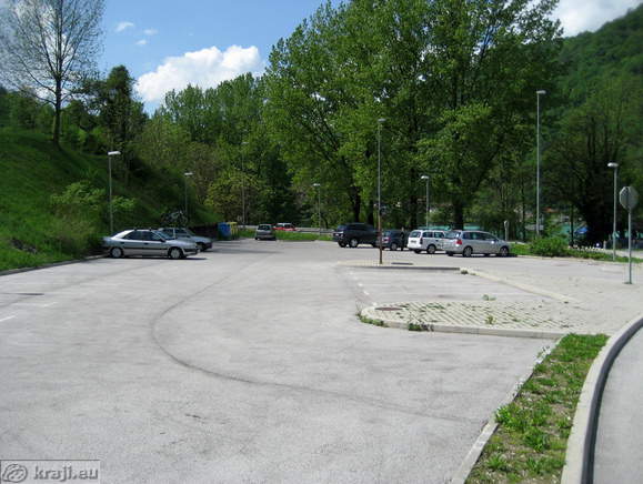Parkirišče ob cesti Most na Soči - Tolmin