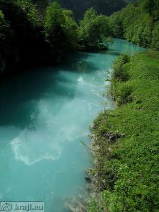 Reka Soča pri sotočju