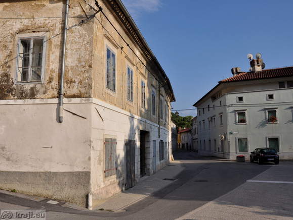 Ulica Vojana Reharja in the Glavni trg direction