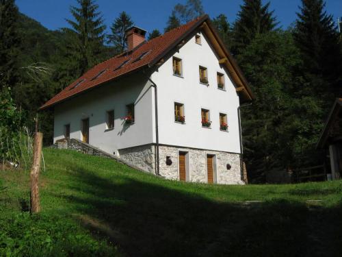 Geräumiges Ferienhaus Inmitten Der Natur Geräumiges Ferienhaus Inmitten Der Natur