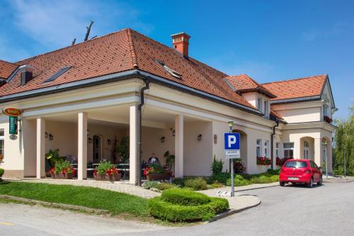 Gostišče - Guest house STARI HRAST Gostišče - Guest house STARI HRAST