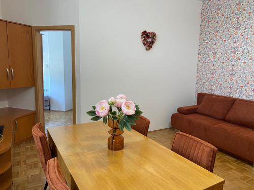 Apartma ROGATEC 2 Apartma ROGATEC 2