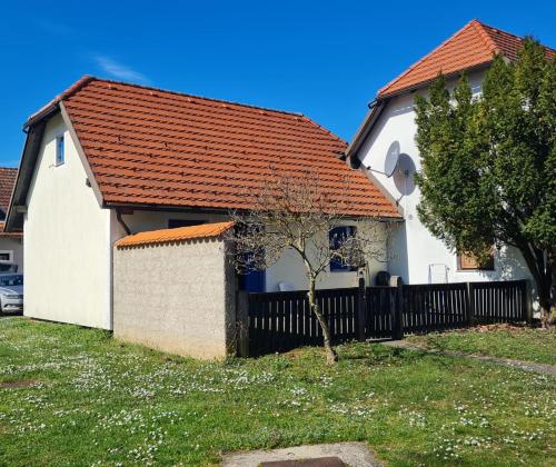 Apartma Termal Čatež - nastanitev z vključenimi 6-imi kopalnimi kartami - 6 tickets included Apartma Termal Čatež - nastanitev z vključenimi 6-imi kopalnimi kartami - 6 tickets included