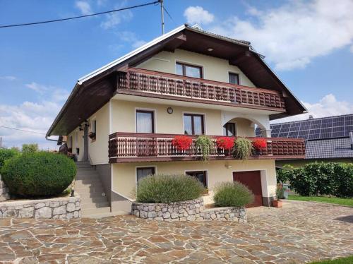 Spacious Countryside Flat - 25 minutes from Ljubljana Spacious Countryside Flat - 25 minutes from Ljubljana