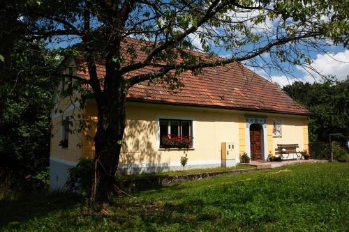 Počitniška hiša pod RAJHOVKO Počitniška hiša pod RAJHOVKO
