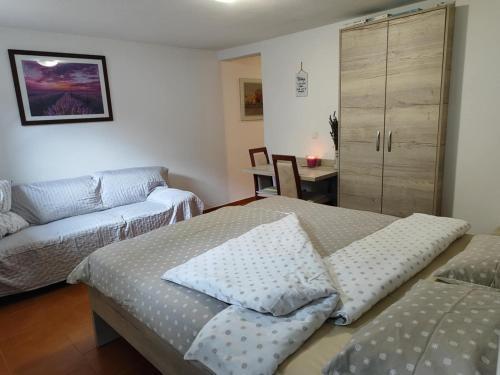 Apartma Lastovka