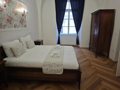 Barbo Palace Apartments and Rooms Barbo Palace Apartments and Rooms