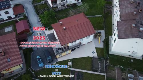 Apartment and room Anica