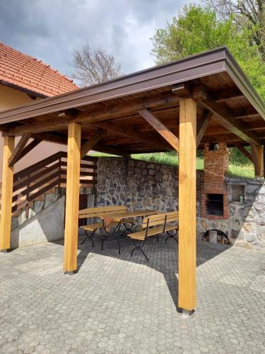 Peaceful, cosy cottage near Kolpa river