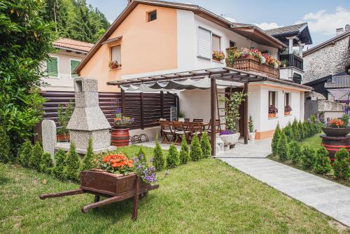 Gotar Apartment with Garden Gotar Apartment with Garden