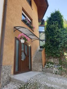 Apartma na klancu 