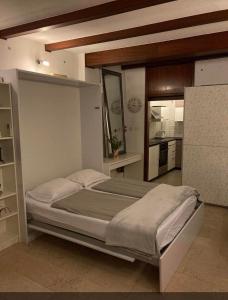 COSY APARTMENT FILIP IN THE HISTORICAL OLD TOWN