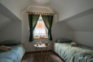 Cherry house - cosy house - ideal for bear watching, in the neighborhood of the medieval Snežnik cas 