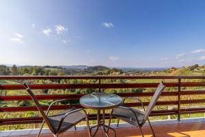 Vineyard Cottage Urban - Happy Rentals 