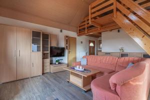 Vineyard Cottage Urban - Happy Rentals 
