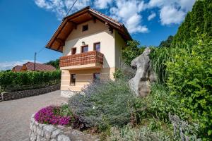 Vineyard Cottage Pod Piramido 