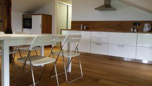 Apartments Lom 