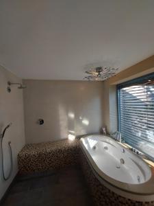 Guest House Bitter 