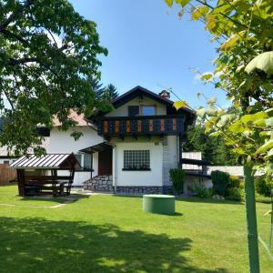 Apartma Ella 