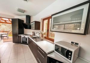 Olive garden family apartment with private pool 