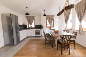 LARCH HOUSE 