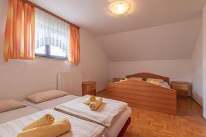Tourist Farm Škrbina Apartments 