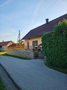 TRUTH WINES HOUSE 