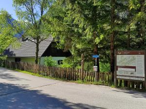 Holiday home by the emerald river 