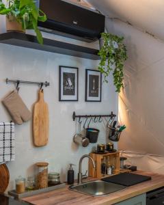Glamping, Hot Tub & Projector by Nidumm Stay 