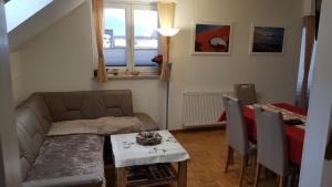 Apartma Ravbar 