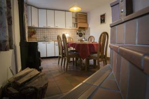 Apartmaji in sobe Marija Jera Štanjel 