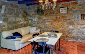 Awesome Home In Secovlje 