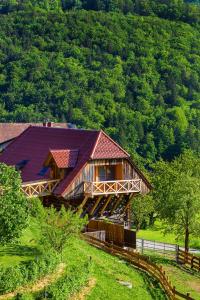 Farm Stay Pirc - Hayloft Apartment