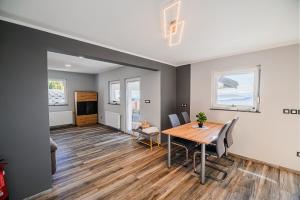 Holiday Home Mountainview Horizon with Private Sauna & Hot Tub 