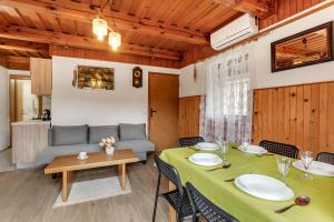 Urban Escape Cottage 