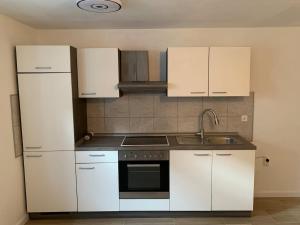 Modern & Cozy Apartment Jesenice 
