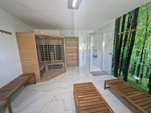 Linden Retreat Apartments with Sauna 