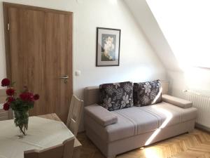 Apartmaji in sobe Tina 