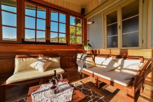 Villa Les with Hot tub & Sauna 
