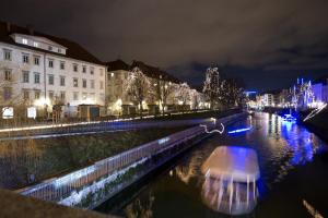 Zois Apartments 