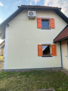 APARTMA BUQEZ-HOUSE 79 with Termal Riviera Čatež tickets 