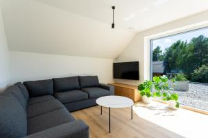 Sunny Green Escape - Apartment with Terrace 