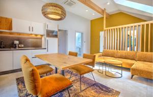 Gorgeous Apartment In Rogasovci 