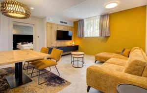 Gorgeous Apartment In Rogasovci 